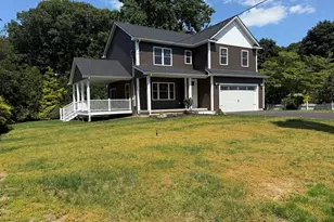 132 Barrington Rd, Longmeadow, MA 01106 - Photo 2