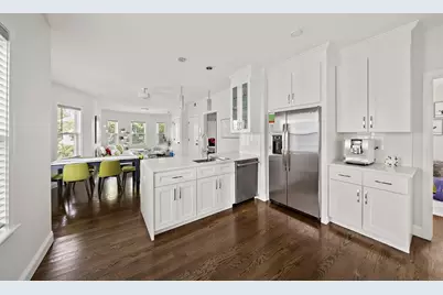 27 Whitten St #2, Boston, MA 02122 - Photo 6