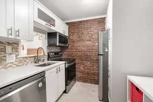 298 Commonwealth Ave, Boston, MA 02115 - Photo 2