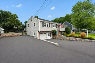 26 Townsend Ave, Braintree, MA 02184 - Photo 2