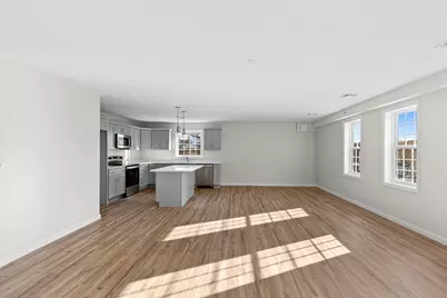 393 Court St #5, Plymouth, MA 02360 - Photo 6