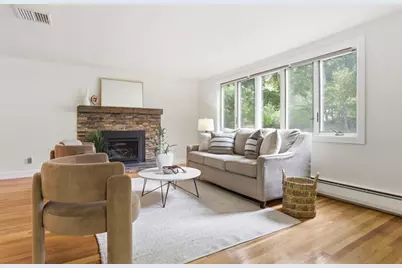 6 Hillcrest Rd, Bedford, MA 01730 - Photo 10