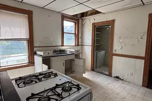 69 Bay State Ave, Somerville, MA 02144 - Photo 10