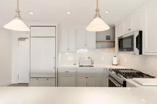 9 Hawthorne Pl, Boston, MA 02114 - Photo 8