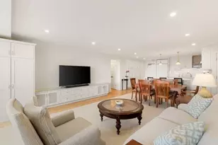 9 Hawthorne Pl, Boston, MA 02114 - Photo 18