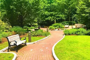 9 Hawthorne Pl, Boston, MA 02114 - Photo 32
