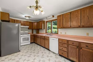 32 Acushnet Rd, Mattapoisett, MA 02739 - Photo 12