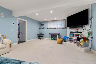 11 Taft St, Marblehead, MA 01945 - Photo 28
