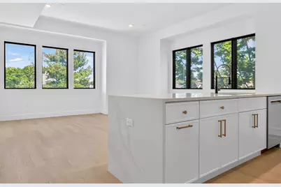 15 Clyde St #F, Somerville, MA 02145 - Photo 10