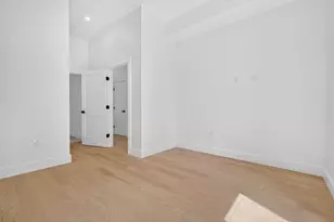 15 Clyde St, Somerville, MA 02145 - Photo 14