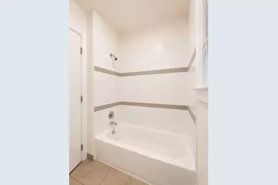 128 Shawmut St #3, Chelsea, MA 02150 - Photo 4