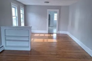 113 Clarence St, Everett, MA 02149 - Photo 2