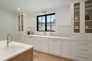 33 Harbor View Park, Milton, MA 02186 - Photo 6