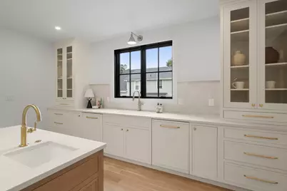 33 Harbor View Park, Milton, MA 02186 - Photo 6