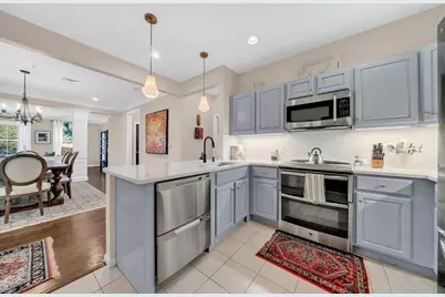 174 Haverhill St #314, Andover, MA 01810 - Photo 2