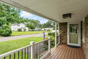 15 Pinebrook Dr, Springfield, MA 01129 - Photo 32