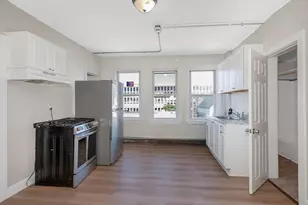50 1/2 Common St, Lawrence, MA 01840 - Photo 2
