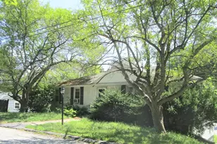 21 Baxter St, Worcester, MA 01602 - Photo 2