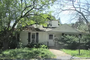 21 Baxter St, Worcester, MA 01602 - Photo 1