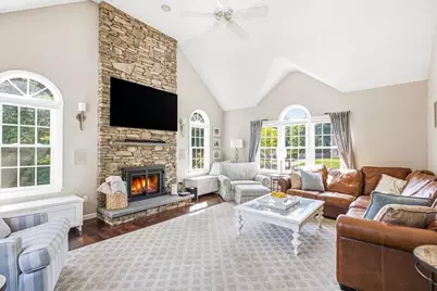 31 Pond View Dr, Kingston, MA 02364 - Photo 10