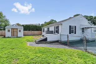 37 Kenmore Rd, Waltham, MA 02453 - Photo 22