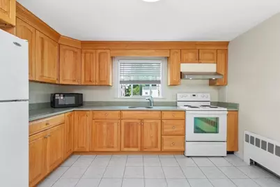 37 Kenmore Rd, Waltham, MA 02453 - Photo 4