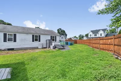 37 Kenmore Rd, Waltham, MA 02453 - Photo 20