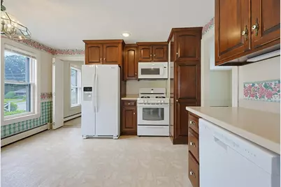404 Park St, Stoughton, MA 02072 - Photo 12