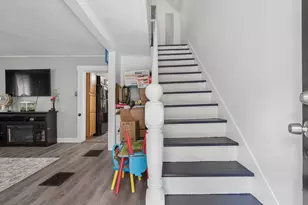 323 Rollstone St, Fitchburg, MA 01420 - Photo 6