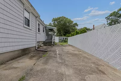 42 B St, Lynn, MA 01905 - Photo 10