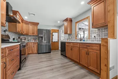 42 B St, Lynn, MA 01905 - Photo 2