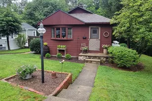 22 Hill St, Hopedale, MA 01747 - Photo 2