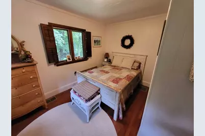 22 Hill St, Hopedale, MA 01747 - Photo 10