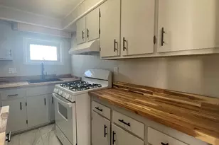 48 Woodlawn St, New Bedford, MA 02744 - Photo 6