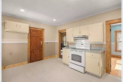 227 Dover St, Brockton, MA 02301 - Photo 32