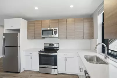 632 Centre St #204, Boston, MA 02139 - Photo 2