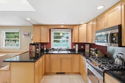 50 Pine St, Hudson, MA 01749 - Photo 8