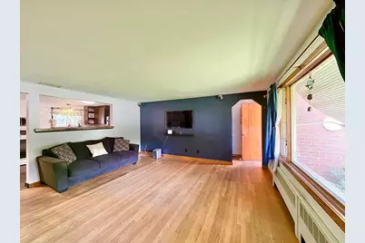 608 Pleasant St, Holyoke, MA 01040 - Photo 12