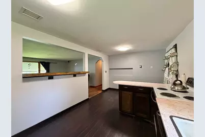 608 Pleasant St, Holyoke, MA 01040 - Photo 10