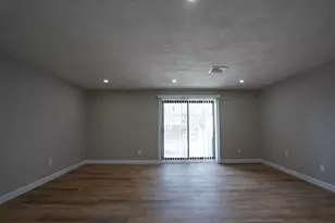 404 Langley Rd, Newton, MA 02459 - Photo 8
