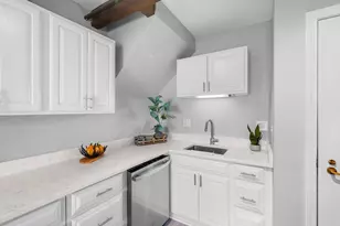 102 Wharf St, Salem, MA 01970 - Photo 6