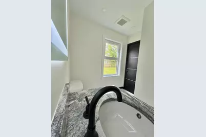 35 Greendale Ave #A, Worcester, MA 01606 - Photo 6