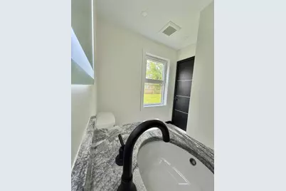 35 Greendale Ave #A, Worcester, MA 01606 - Photo 6
