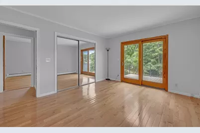 19 Crocker Ave, Lunenburg, MA 01462 - Photo 16