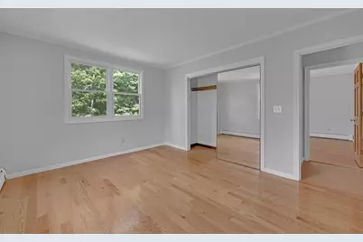 19 Crocker Ave, Lunenburg, MA 01462 - Photo 18