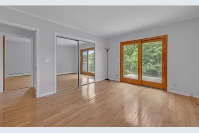 19 Crocker Ave, Lunenburg, MA 01462 - Photo 16