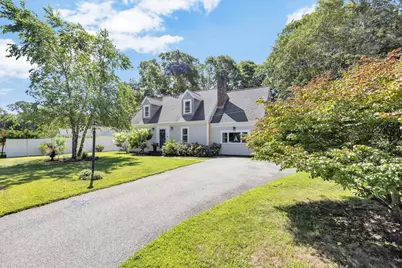 7 Fernwood Ave, Barnstable, MA 02601 - Photo 2