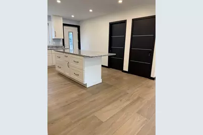 35 Greendale Ave #B, Worcester, MA 01606 - Photo 2