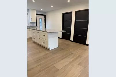 35 Greendale Ave #B, Worcester, MA 01606 - Photo 2
