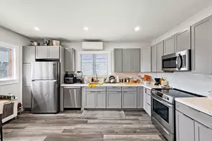 28 Ferry St, Everett, MA 02149 - Photo 6